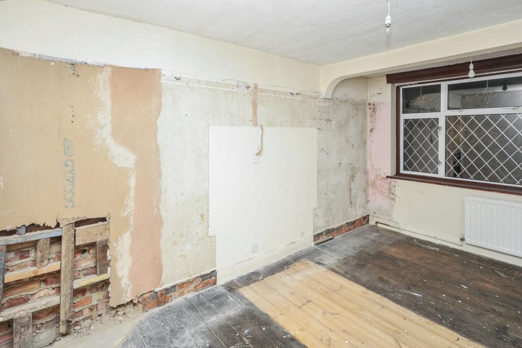 9 Joydon Drive, Chadwell Heath, Romford RM6 4ST