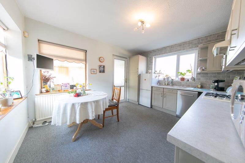 Kitchen &amp; breakfast room