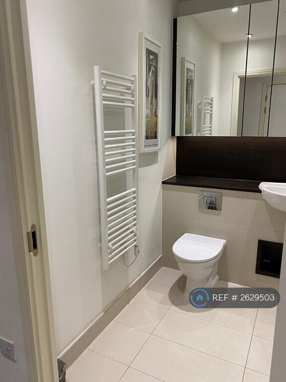 Main Bathroom 2