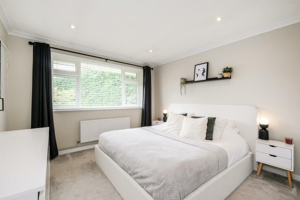 50 Ladycroft Way-2_web.jpg