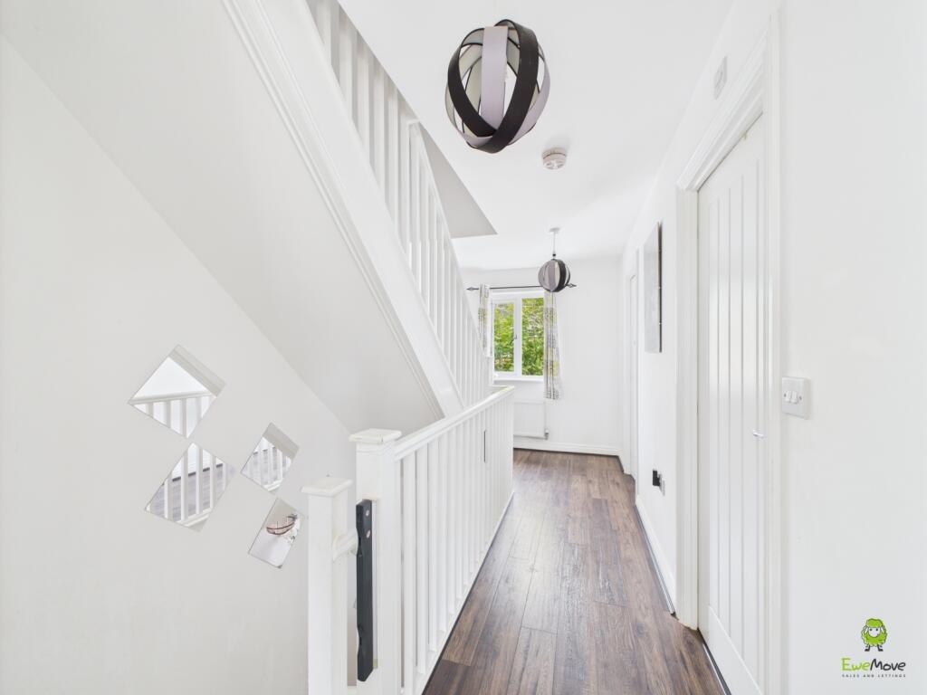 Nicoleta Ewemove Bexleyheath Darwin Avenue The Bri