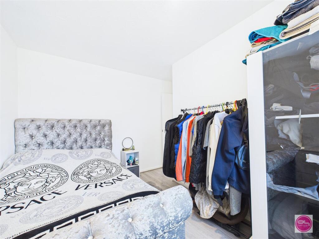 Pine Walk, Castle Gresley (24).jpg