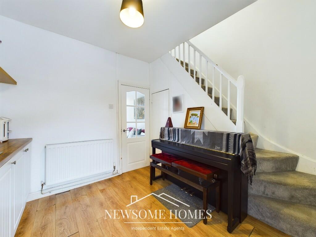 Kitchen/ Dining Area