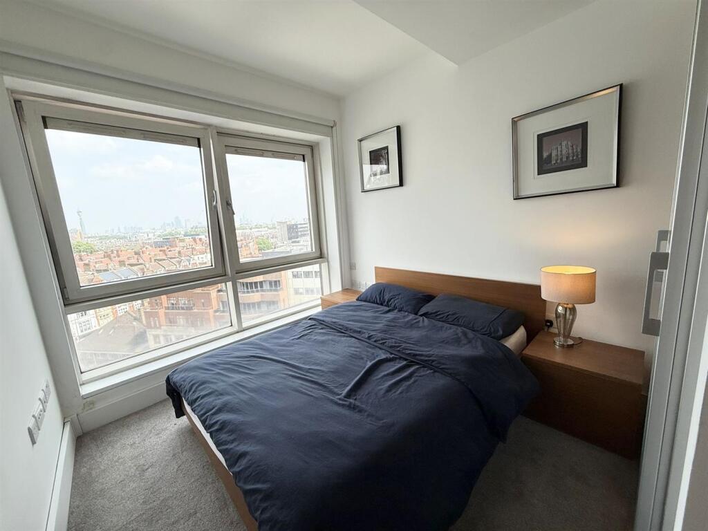 bedroom.JPG
