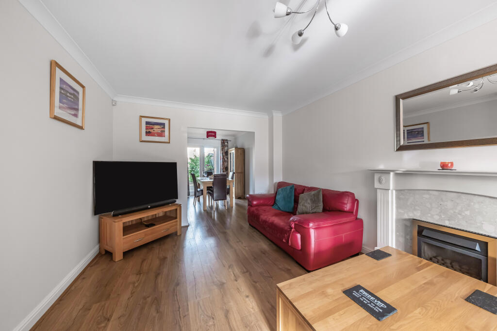 Lounge/Dining Room