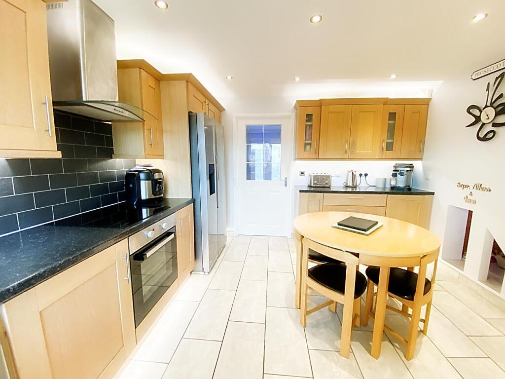 Breakfasting Kitchen