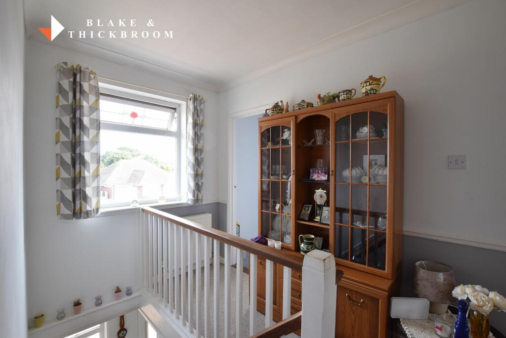 FIRST FLOOR GALLERIED LANDING