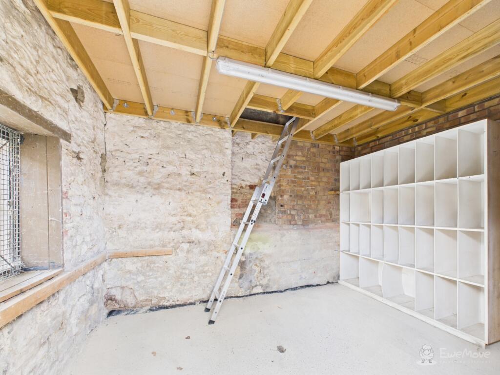 Outdoor Storage- Mark Stephens EweMove Newmarket a