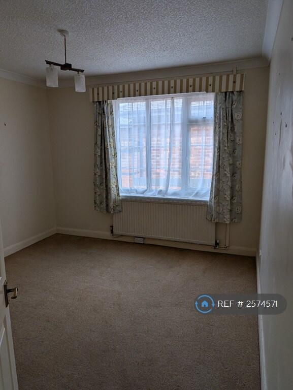 Dining Room/Bedroom 4