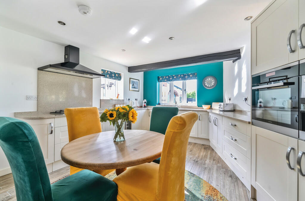 Kitchen/Breakfast Rm