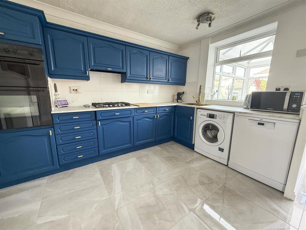 tlc_48e4edef-8840-4e6e-b5a2-434257abf352_7658b12.j