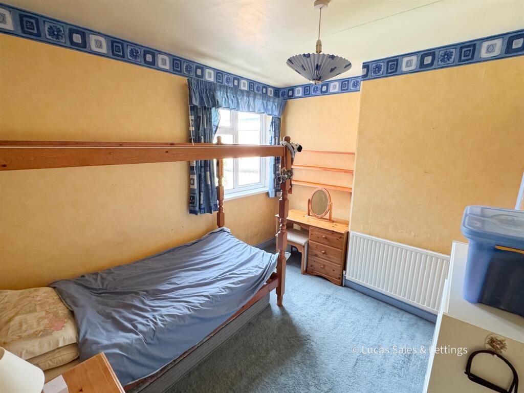 92 Glendon Rd Rothwell-09.jpg