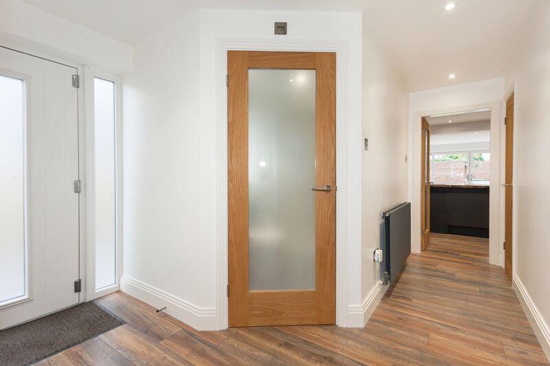 L-SHAPED ENTRANCE HALL