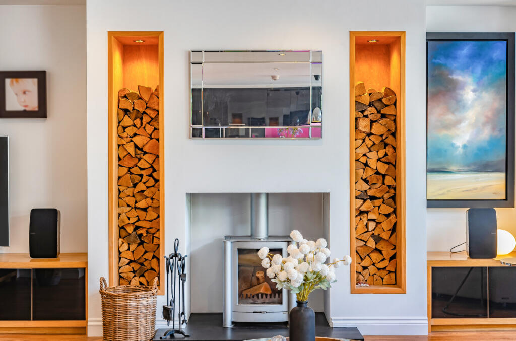 1341163-1-689f31f...