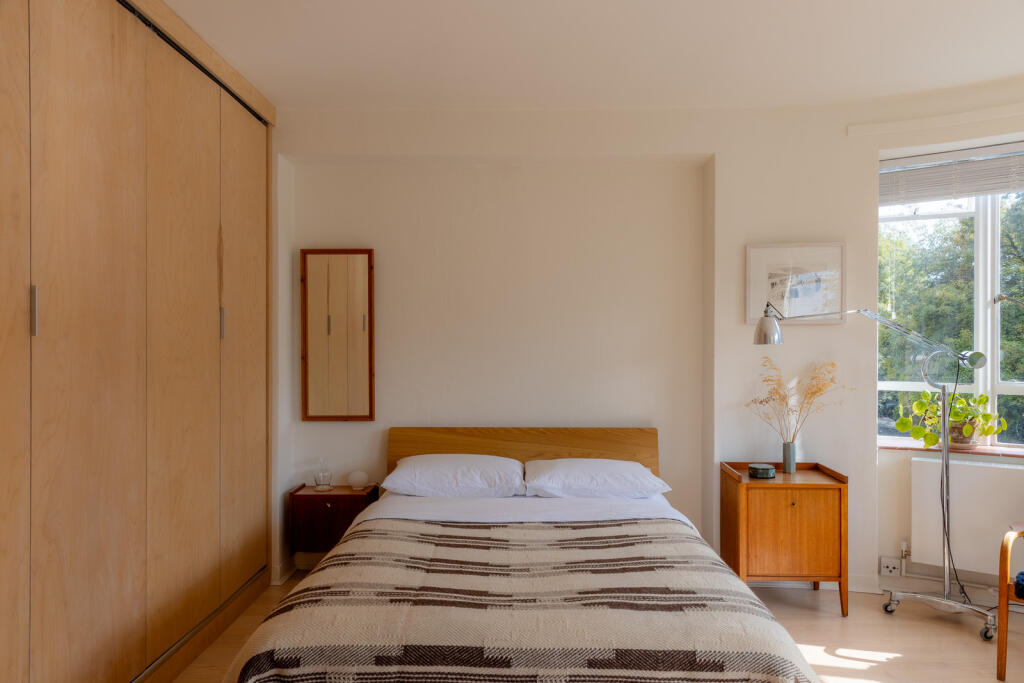 312257 - 250920_TMH_Ruskin_Park_House_197_004.jpg