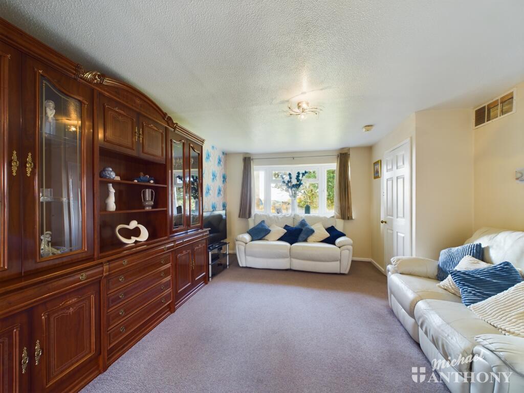 CAM02773G0-PR0207-STILL010