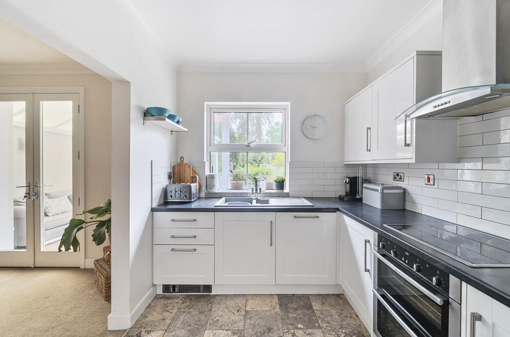 1307273-21-685a9e...