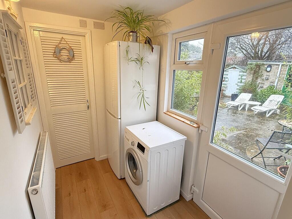 UTILITY PORCH