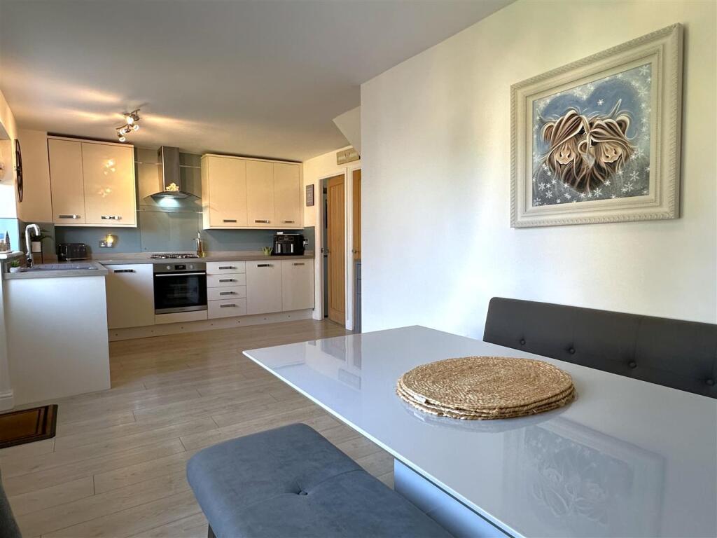 Open-Plan Dining Kitchen 148