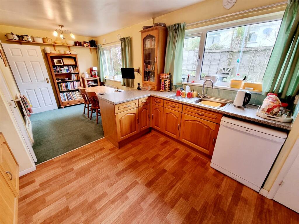 Kitchen &amp; Dining Room