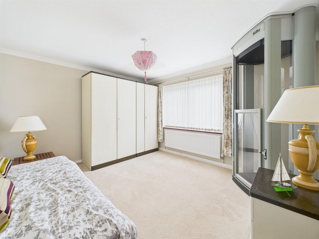 CAM02089G0-PR0483...