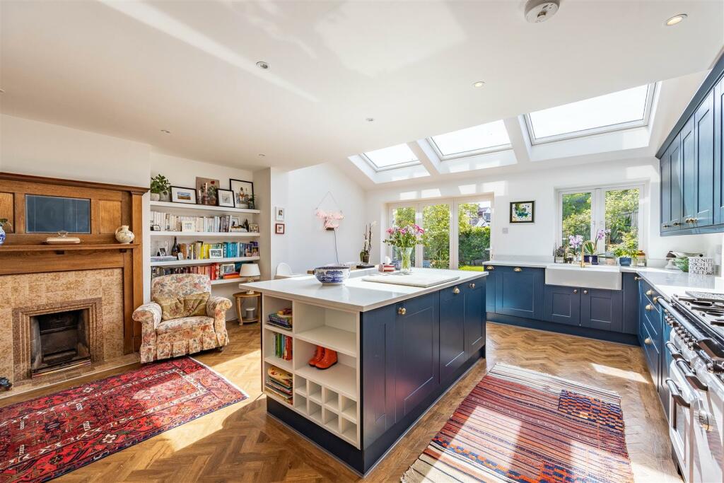 Kitchen Family Room