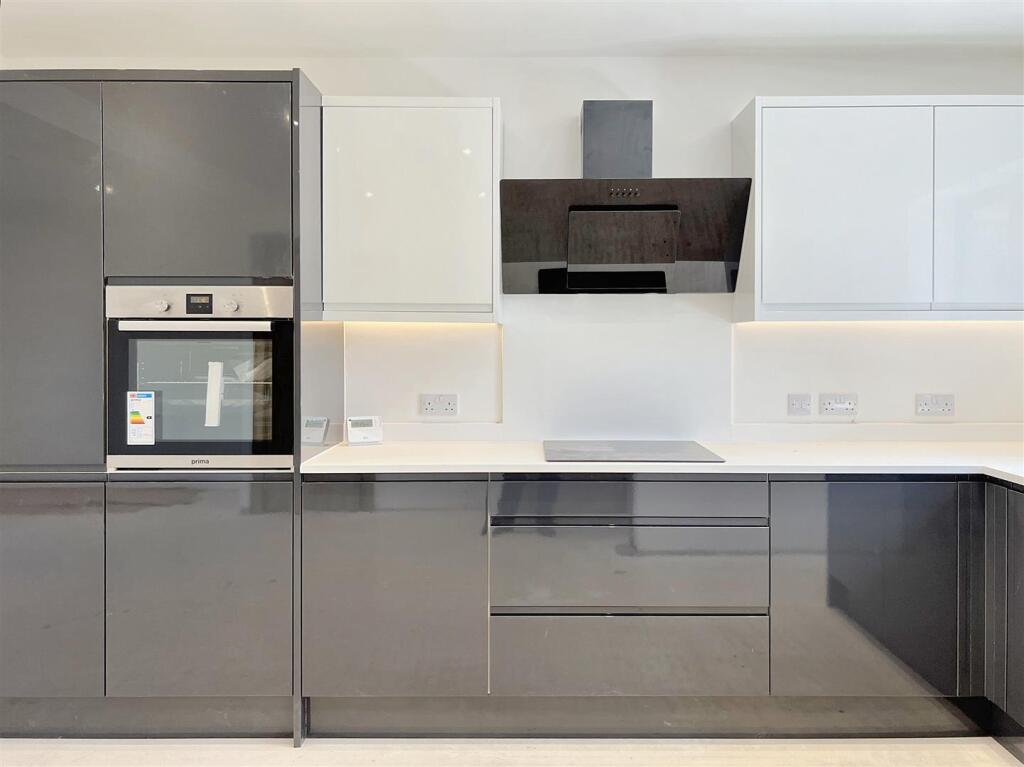 KITCHEN2.jpg