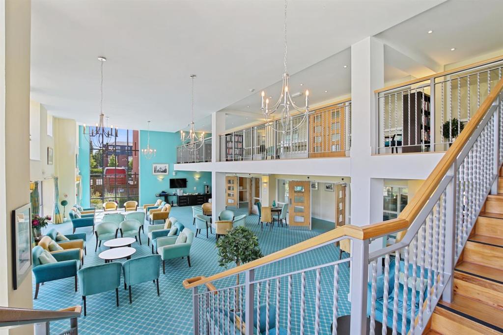 Kings Place, Lounge. Fw3rs_bmb0-qtIlruiqINA.jpg