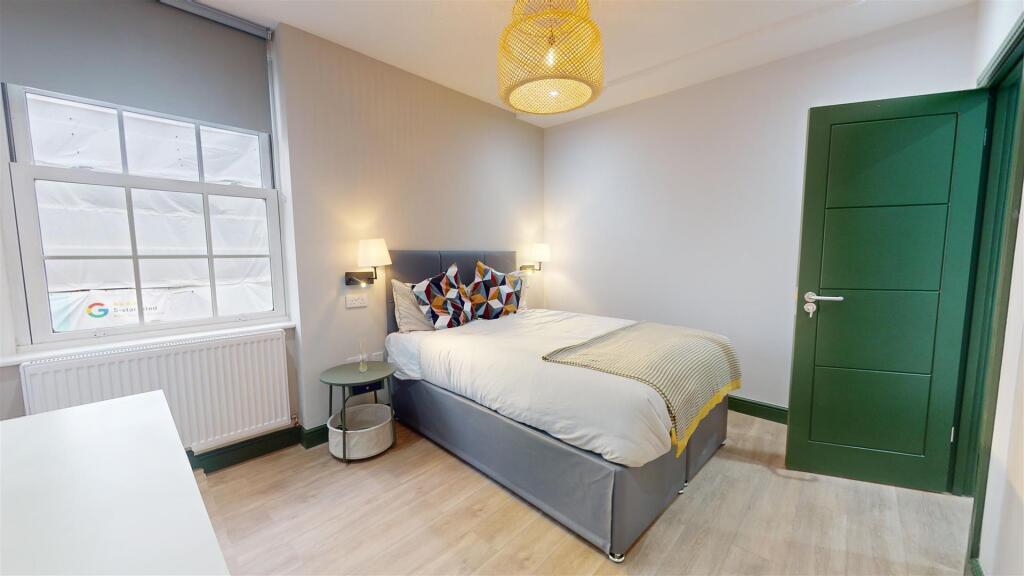 Clapham High Street, London SW4