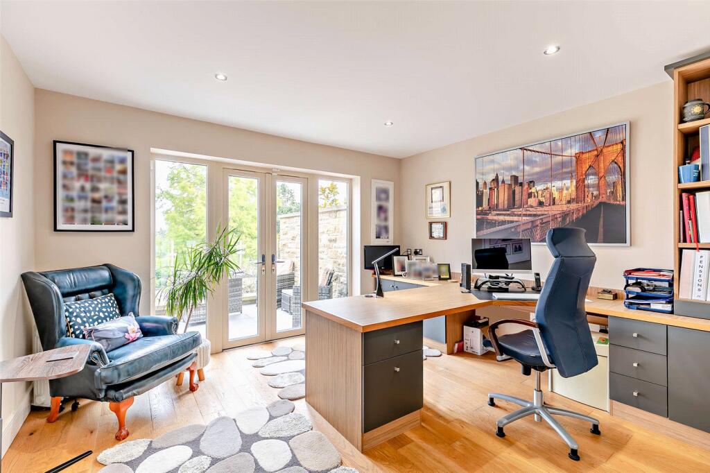 Bedroom 4/Office