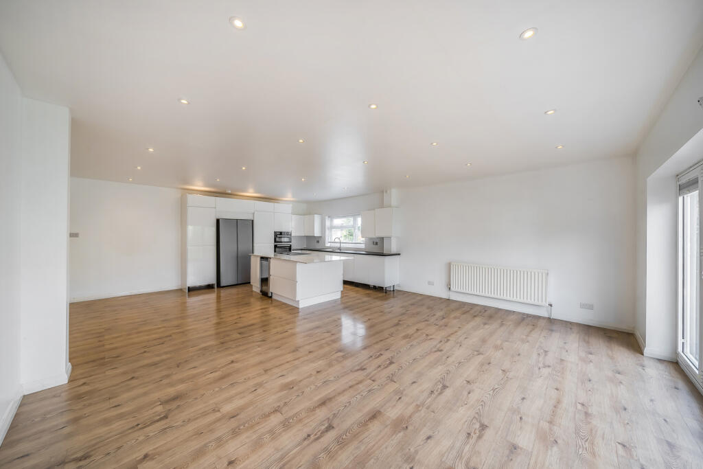 1364760-9-68e4de0...