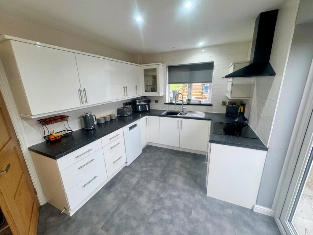 Fitted Kitchen