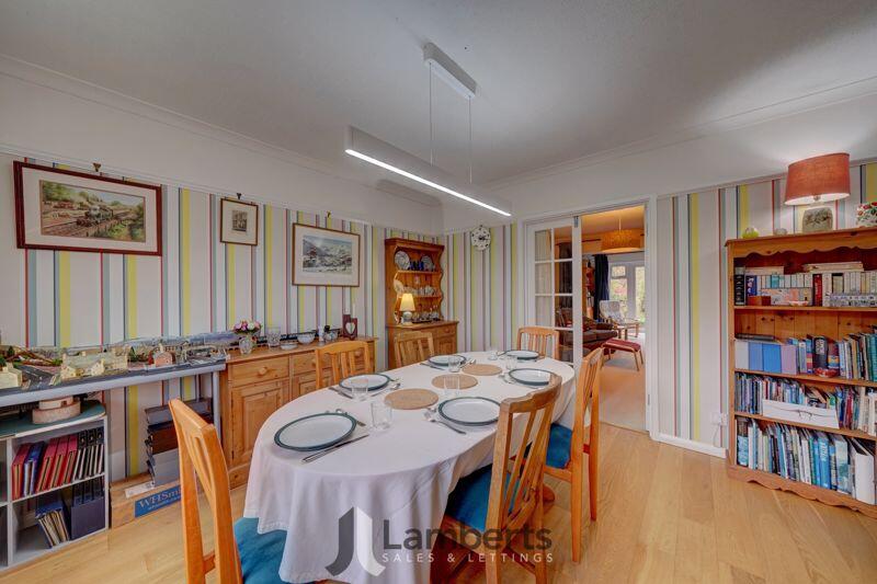 Westmead Avenue, Studley