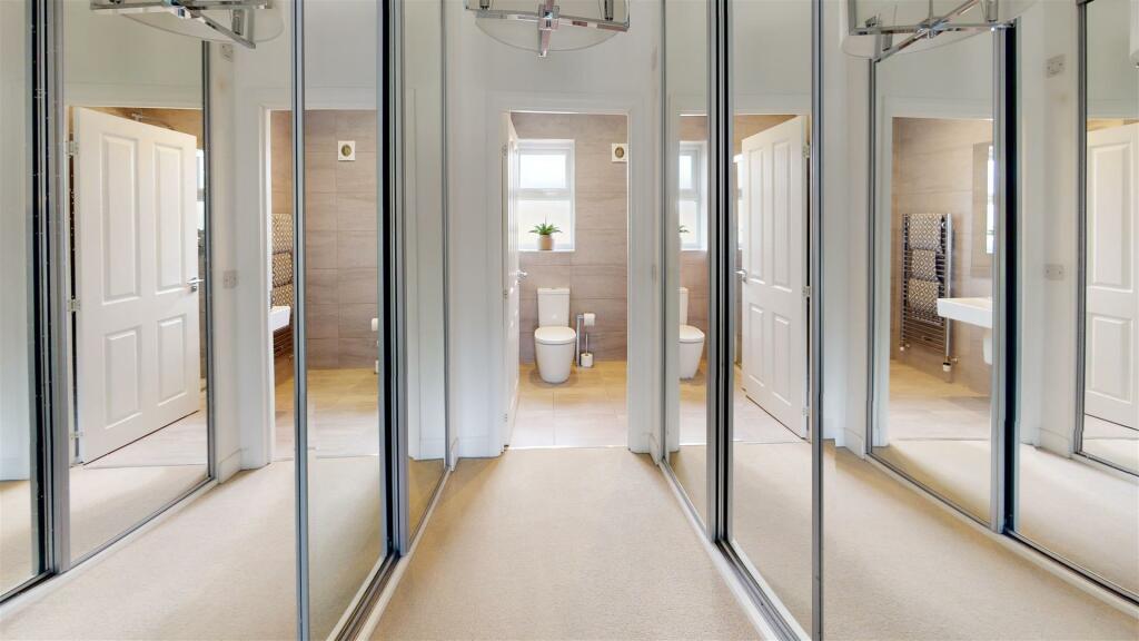 11-Bailey-Mews-Bedroom 6.jpg