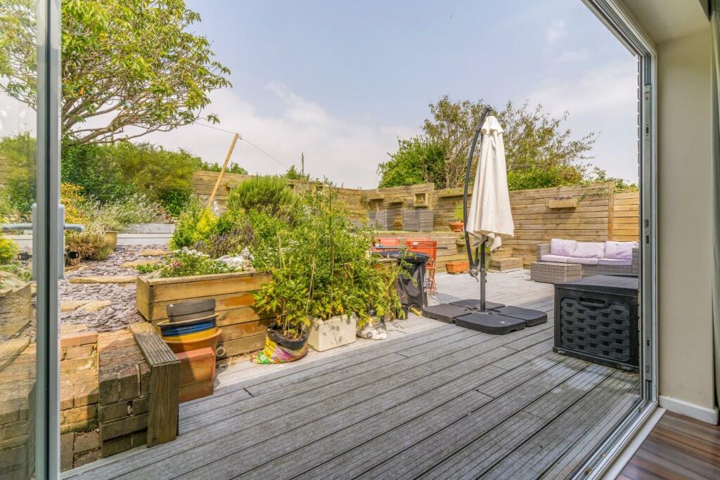 157 Rodmell Avenue-18.jpg