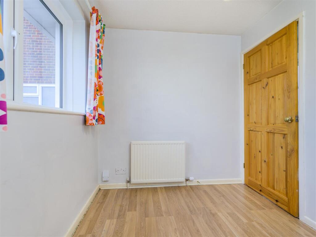 02-12-2025__18-32-36_30_Glenbrook_Walk_12.p7w84.jp