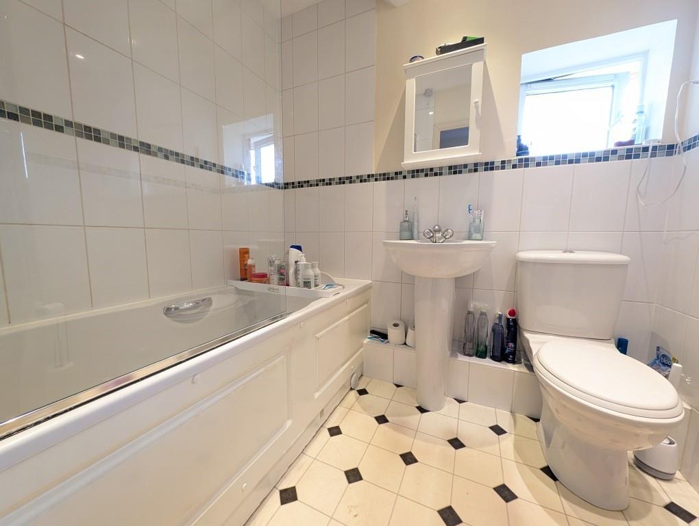 Bathroom.jpg