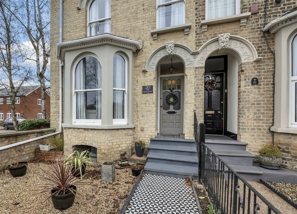 DCP_6350 - Cropped.png