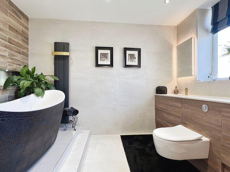 En Suite Bathroom