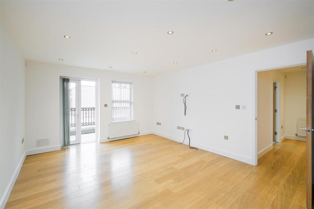 3 Ivydene Court-8.jpg