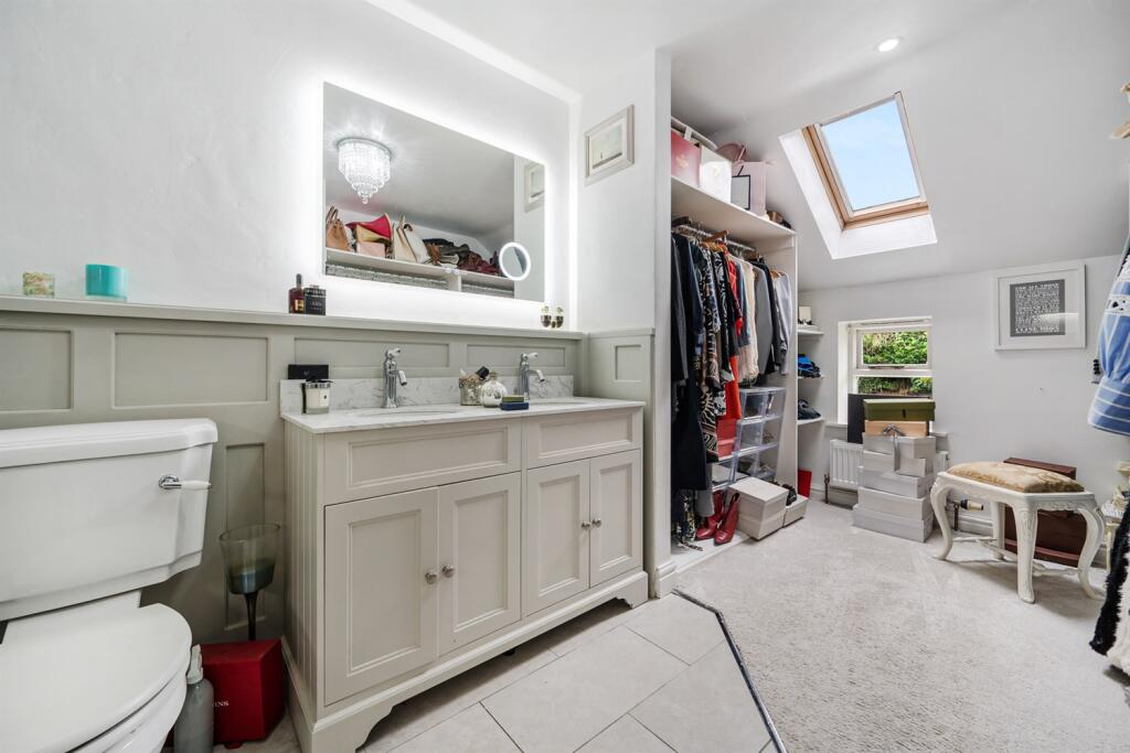 Ensuite
