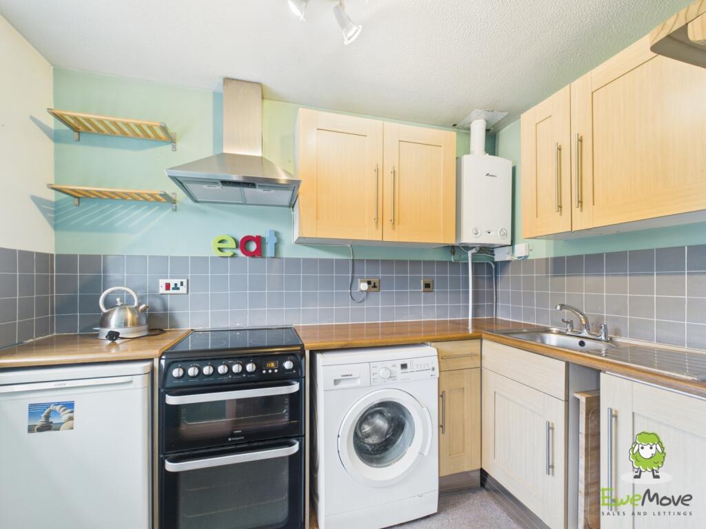 EweMove Estate Agents Basingstoke - LONGACRE RISE 