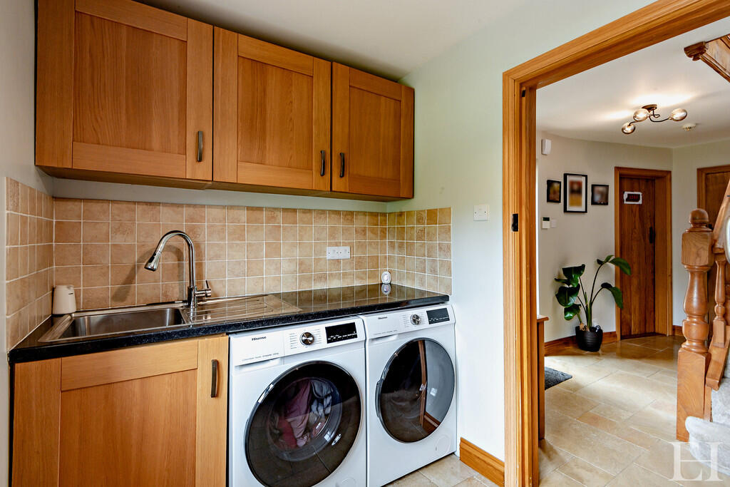 8647171-interiorW...