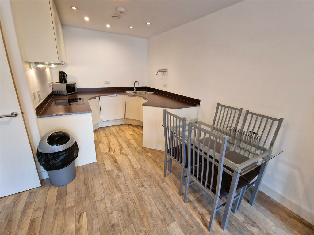 Kitchen/Dining