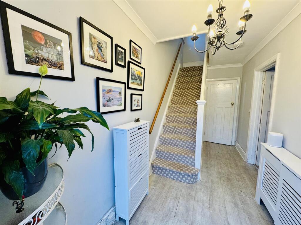 ANOTHER ROOM ASPECT