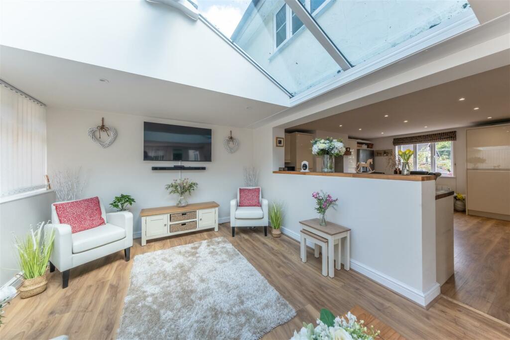 8 Runcorn Road-008.jpg