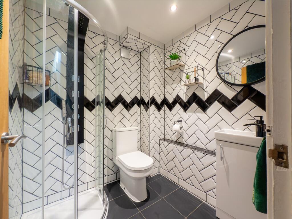 20250129110717 - IMG_3176 - 11 Treetops, Felixstow