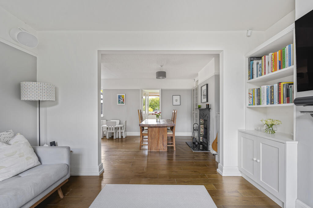 Sitting/Dining Room