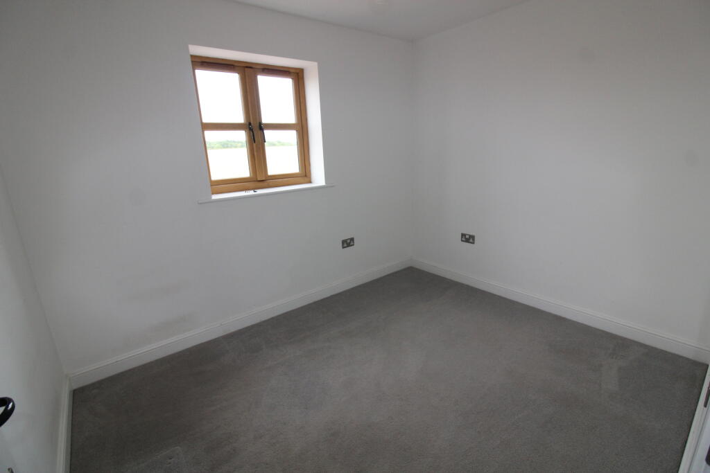 bedroom.JPG