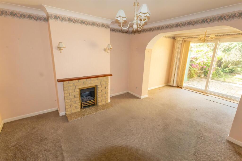 Walnut Drive-21 - t.jpeg